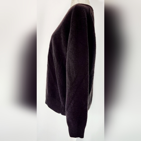 2 Uniqlo Lambswool v-neck sweaters - Picture 3 of 16